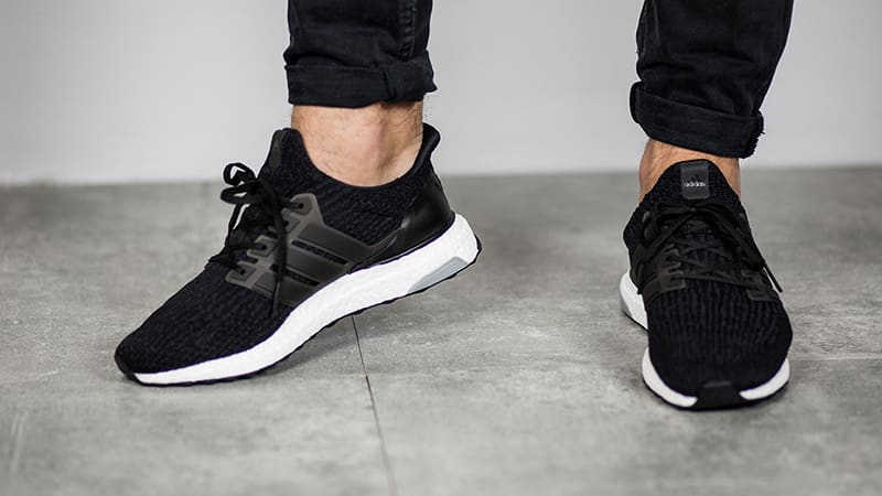 Черные кроссовки Adidas Ultra Boost